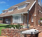 Villa-House for sale in Port Elizabeth South Africa)