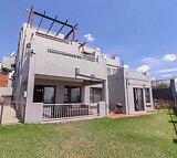 2 Bedroom Townhouse in Northcliff