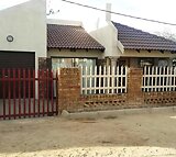 4 bedroom house for sale in Witbank (eMalahleni)