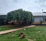 House To Let in Bayswater - IOL Property