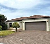 PRICED TO GO !!! FAMILY HOME IN Hunters Creek - 15 MINUTES FROM STELLENBOSCH and Airport