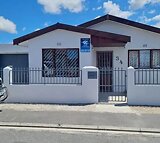 3 Bedroom House For Sale in Pelikan Park - R1 399 000