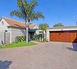 Townhouse For Sale in Bedfordview IOL Property