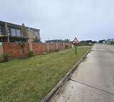 2 Bedroom Lock up and go for sale in Jeffreys Bay 400m from the beach & seekoei river