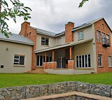 3 Bedroom House in Waterfall Country Estate