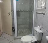 2 bedroomed house to rentfor 5000 rand inclusive of water . Deposit 5000 rand