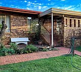 Lovely 2 Bedroom Townhouse for Sale in Established Retirement Village in Akasia Pretoria