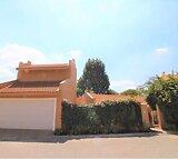 Villa-House for sale in Fourways South Africa)