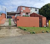 Lovely Family Home with Granny Flat in Newlands East , Durban