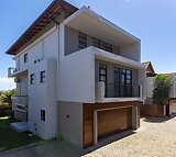 5 Bedroom Townhouse To Let in Umhlanga Central