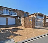 4 bedroom house for sale in Plattekloof