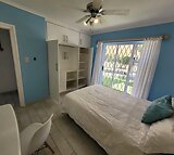Upmarket Summerstrand shared accommodation (one room available)
