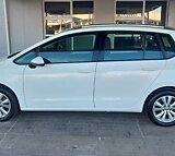 White Volkswagen Golf SV 2.0 TDI Comfortline with 91000km available now!