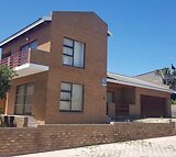 4 Bedroom House For Sale in Lamberts Bay