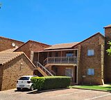 Stunning 2 Bed, 2 Bath Apartment to rent in Die Hoewes,Centurion