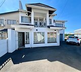 4 Bedroom House For Sale in Chatsworth Central
