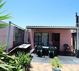 Bachelor flat to let in Bellville.