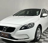 2020 Volvo V40 T4 Momentum Geartronic