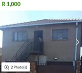 R1000 upstairs room to rent