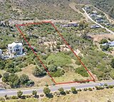 6373 m Land available in Bokkemanskloof