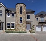 5 Bedroom Freestanding To Let in Nooitgedacht Village