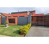 Villa-House for sale in Ennerdale-Ext-13 South Africa)