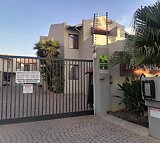 SECURE & STUNNING 3 BEDROOM TOWNHOUSE FOR SALE IN BUURENDAL