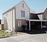 Villa-House for sale in Bedworth-Park South Africa)