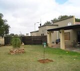Fully Furnished One-bedroom flat in Bloemfontein, Bainsvlei