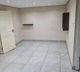 Spacious 1 Bedroom And 1 Bath In Malvern, Queensburgh And Lounge