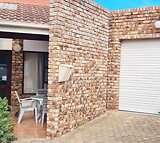 2 Bedroom House For Sale in Hartenbos Central