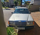 Mercedes Benz 200E