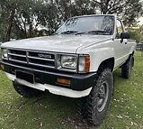 Toyota Hilux 1988, Manual, 2.4 litres