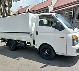 2013 HYUNDAI H100 BAKKIE 2.6 DIESEL WITH CANOPY IN EXCELLENT CONDITION