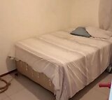A bedroom to rent in ridgeway