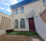 2 Bedroom Townhouse For Sale in Rietfontein