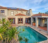 4 bedroom house for sale in Sunset Beach (Cape Town)