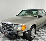 1986 Mercedes-Benz W124 Shape Sedan 230 E Auto A/C (W124)