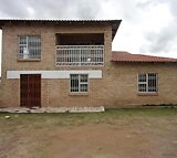 3 BEDROOMS TO RENT IN A SMALL HOLDING 2 KM FROM TOWN