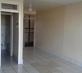 Killarney open plan bachelor flat to rent opposite the Mall Rental R5000 BATHROOM AND KITCHEN